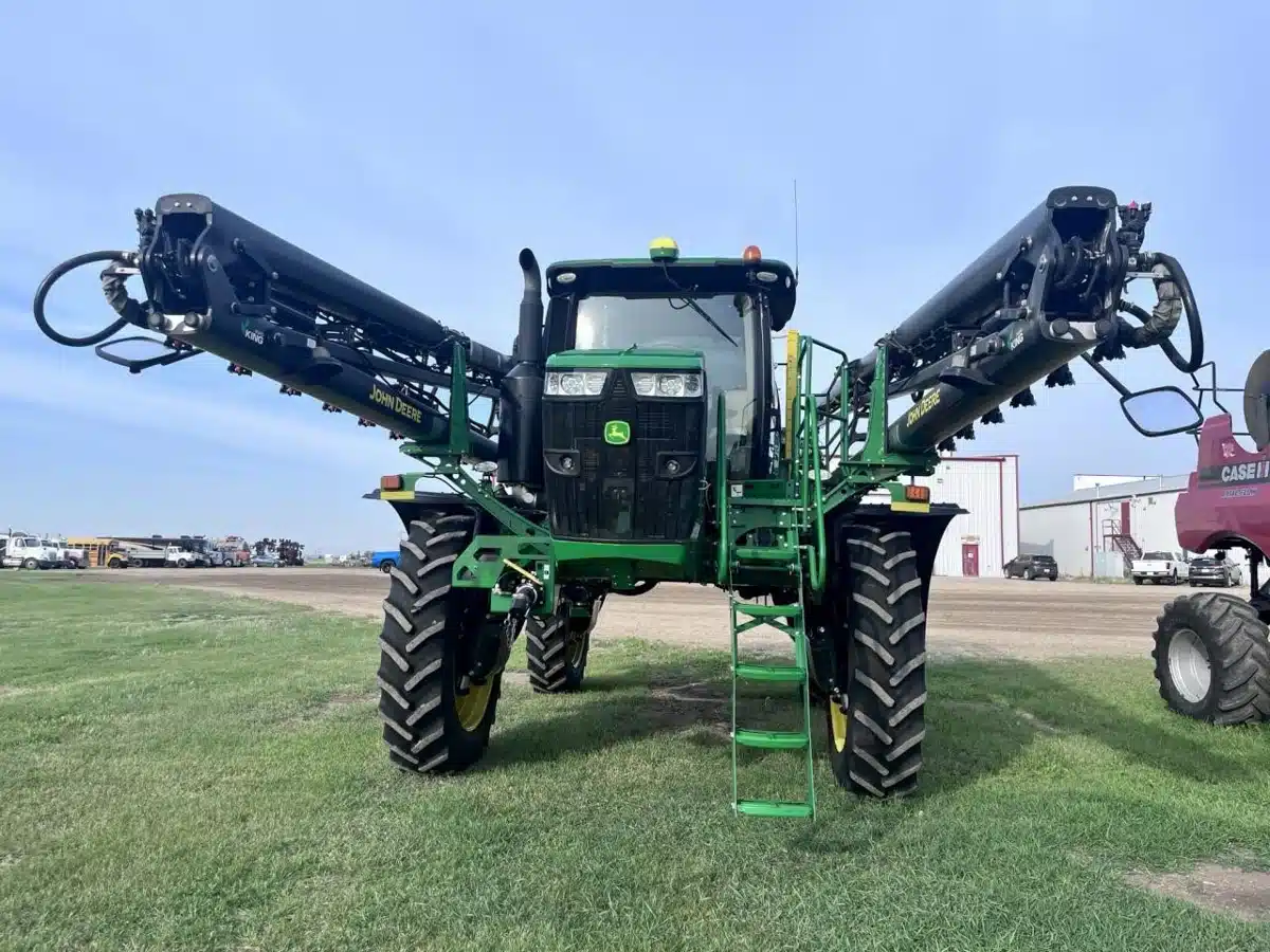 Gallery image 2 for 2019 John Deere R4045 Sprayer - Self Propelled