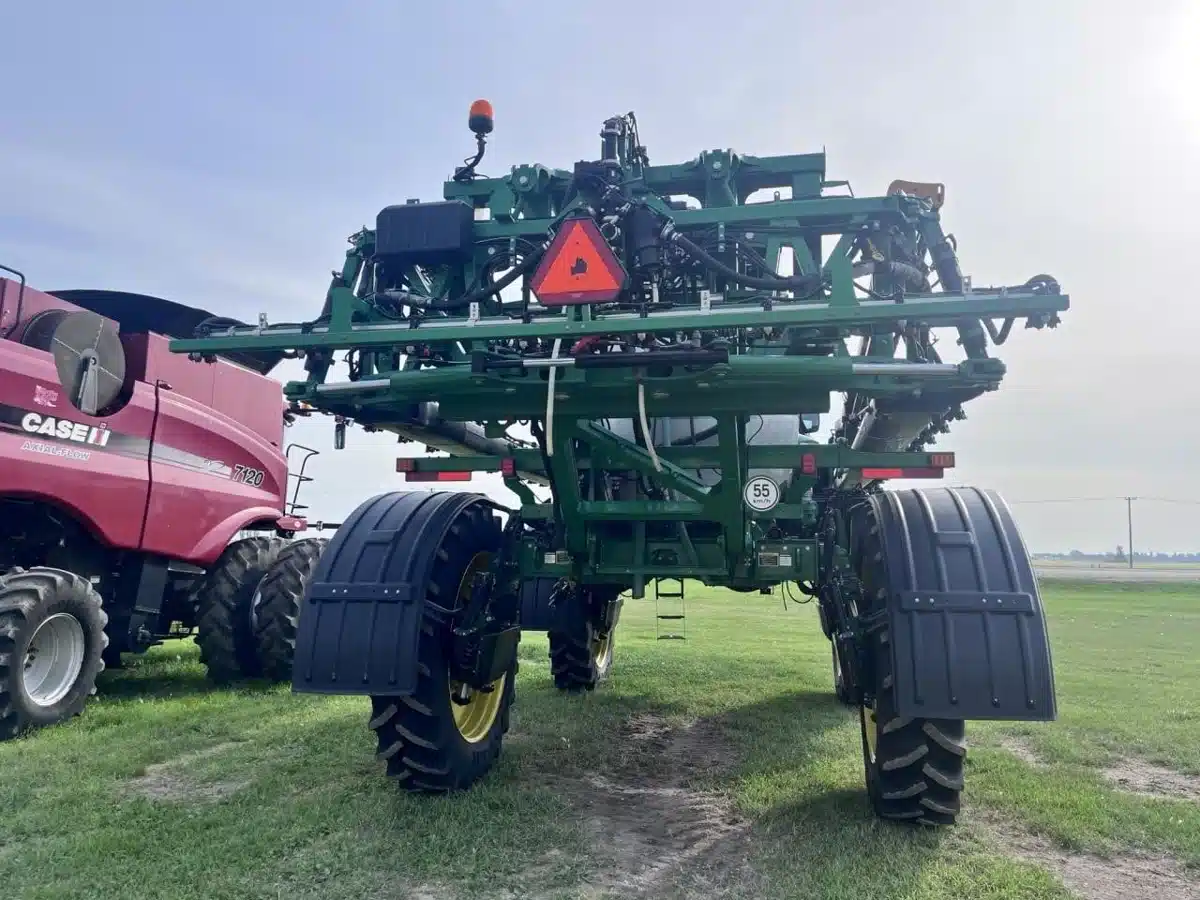 Gallery image 1 for 2019 John Deere R4045 Sprayer - Self Propelled