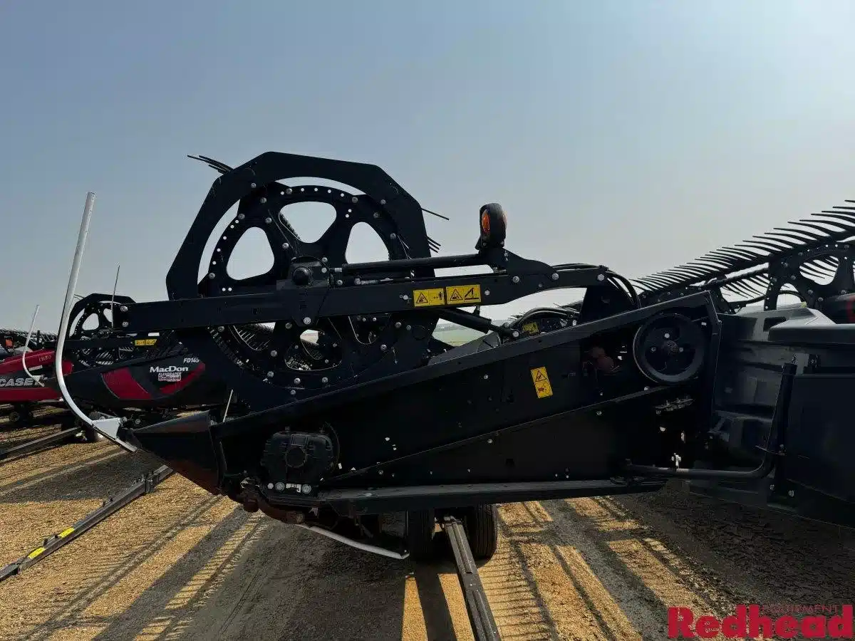 1900 OM HEADACHE RAC Truck Cab & Chassis