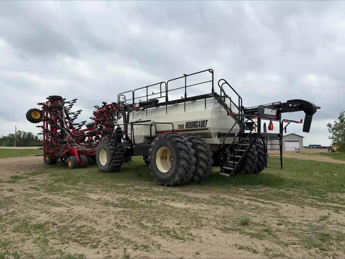 Gallery image 2 for 2019 Bourgault 3320-76 Air Drill