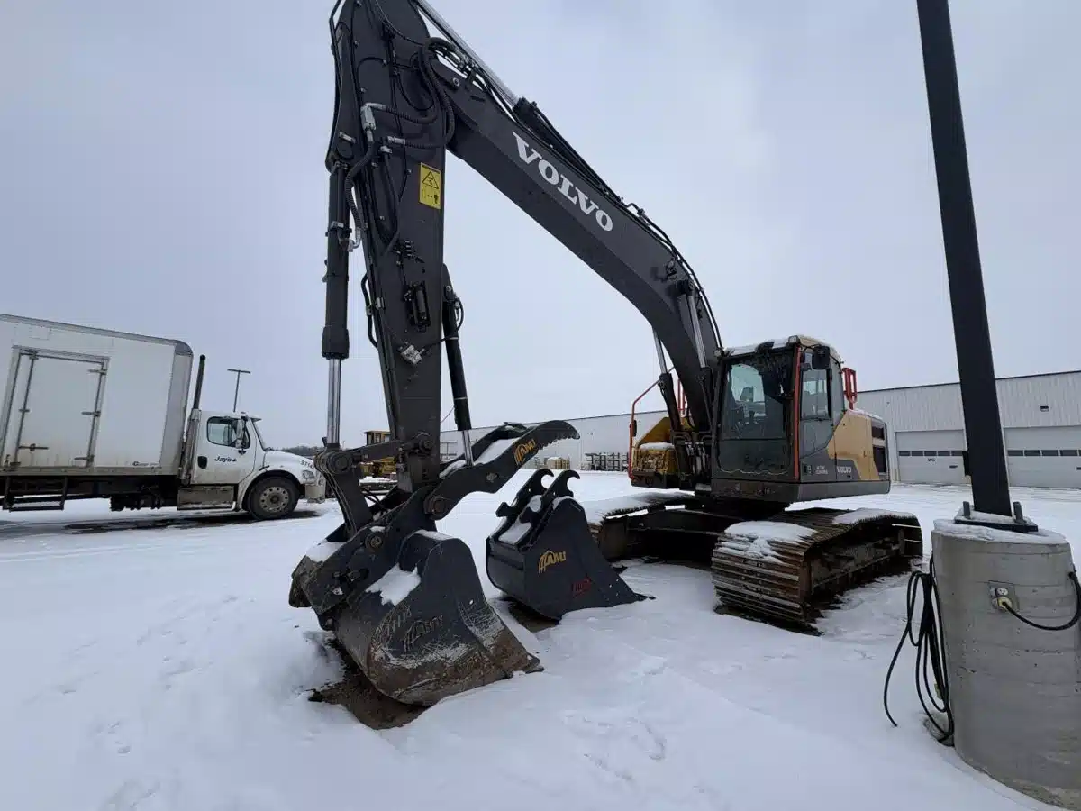 Photo de la Galerie 2 pour 2023 Volvo EC220EL Excavatrice