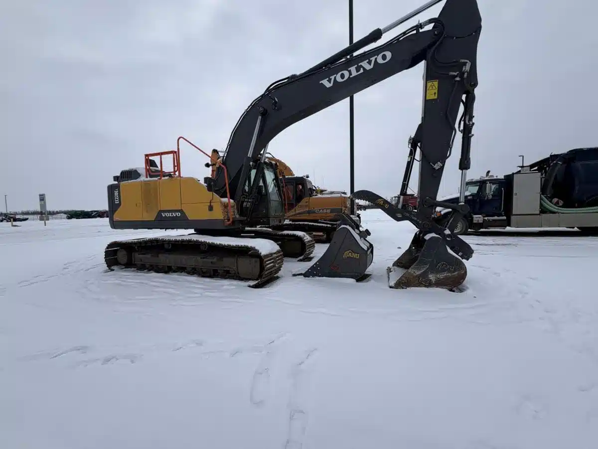 2023 Volvo EC220EL Excavator