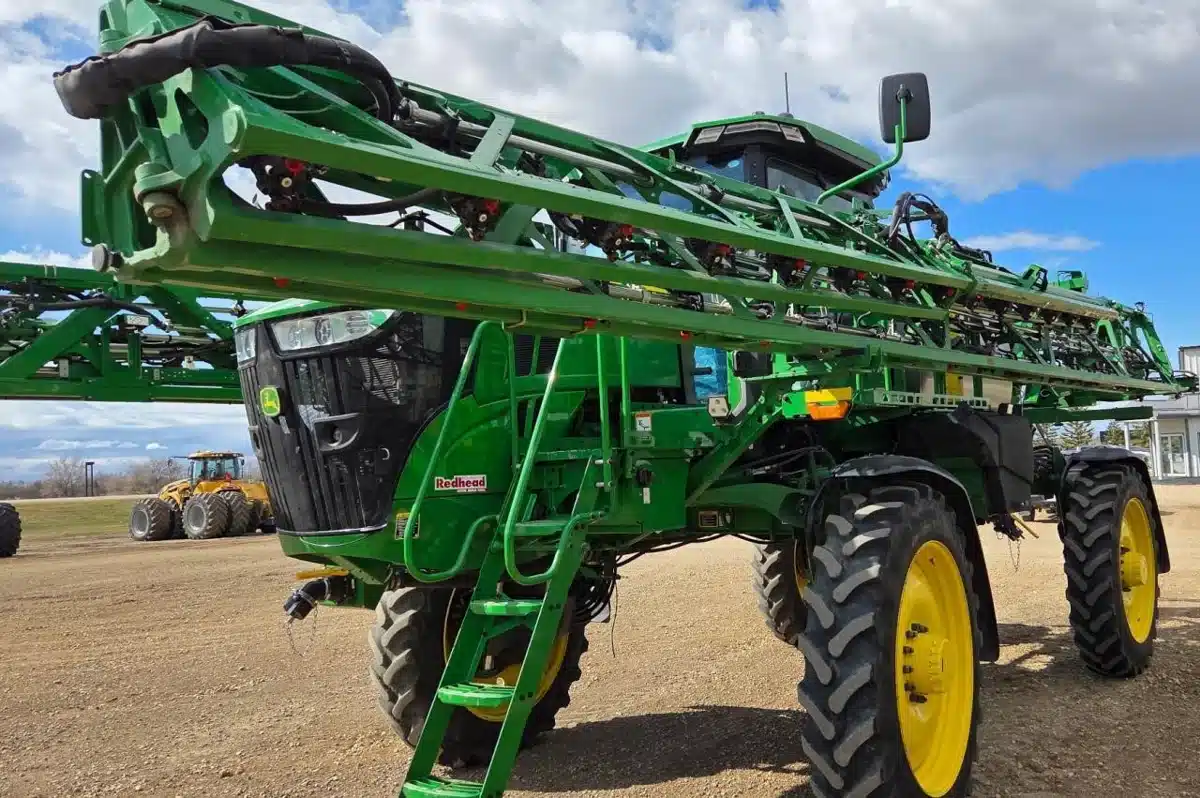 Photo de la Galerie 2 pour 2024 John Deere 412R Arroseur - Automoteur