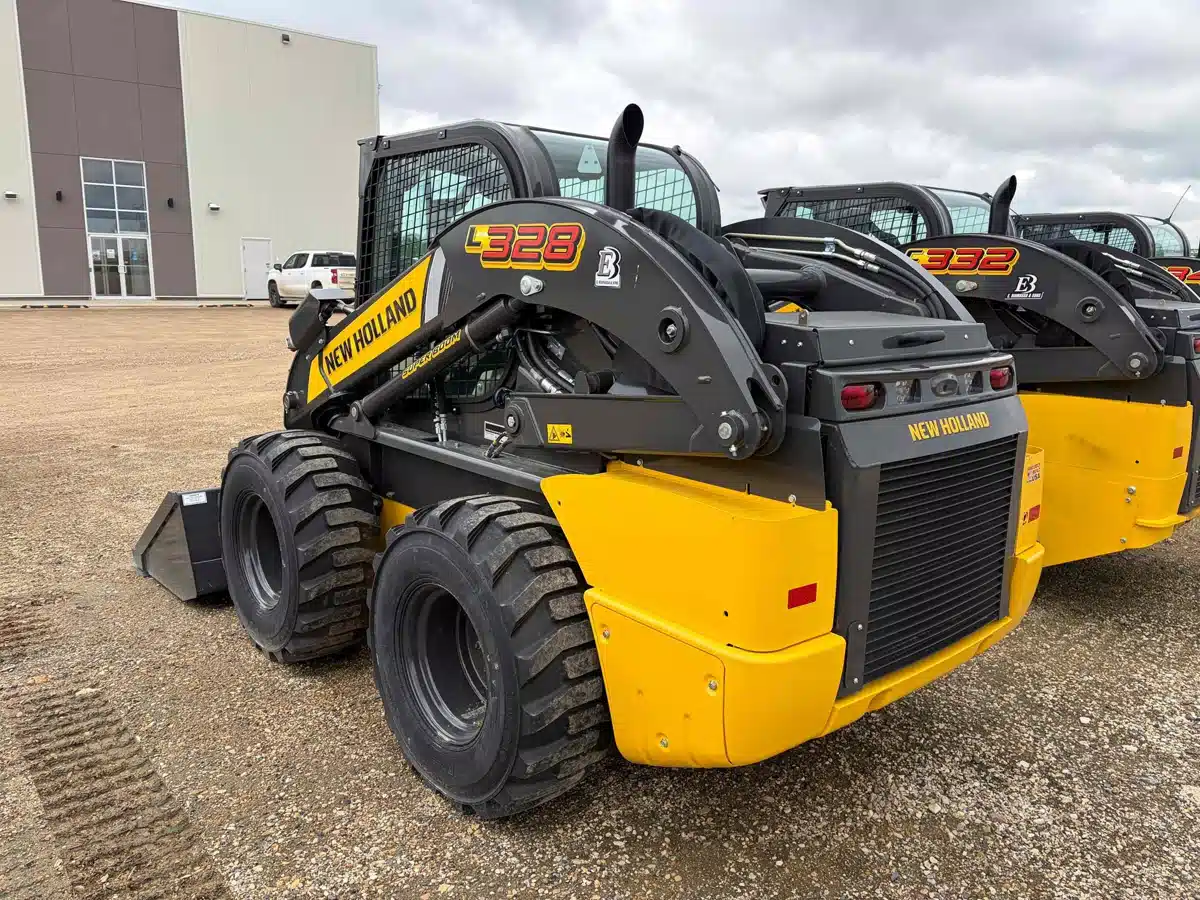 Gallery image 2 for 2025 New Holland Construction L328 Skid Steer