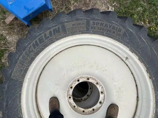 Photo de la Galerie 1 pour 2020 Michelin 380/90R50 Pneus