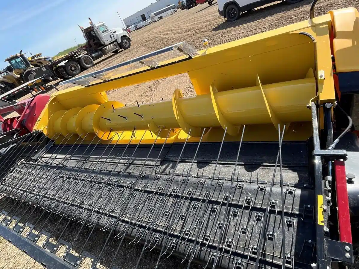 Gallery image 2 for 2024 New Holland 790CP Header - Pickup