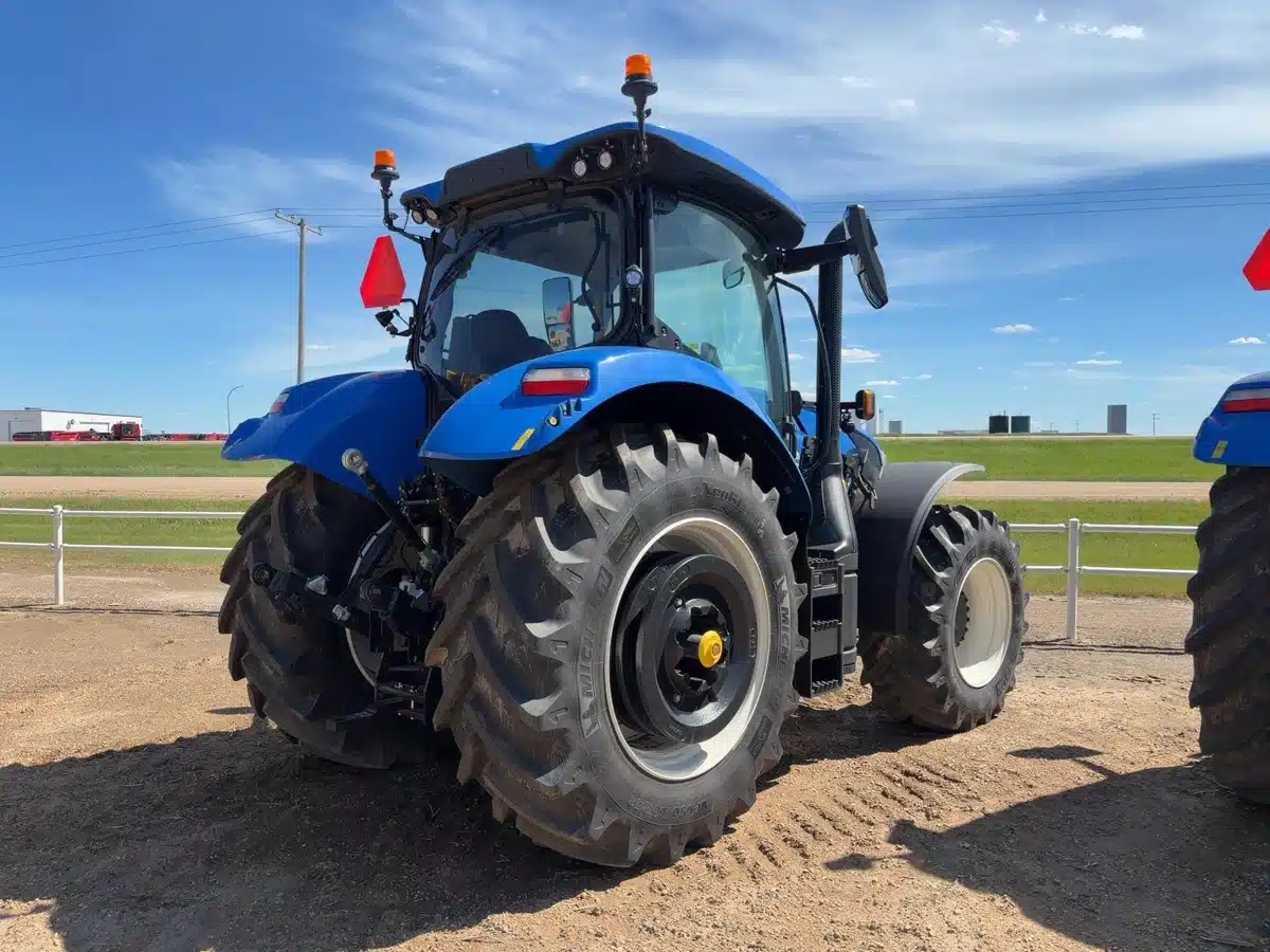 Gallery image 2 for 2026 New Holland T6.180 Tractor