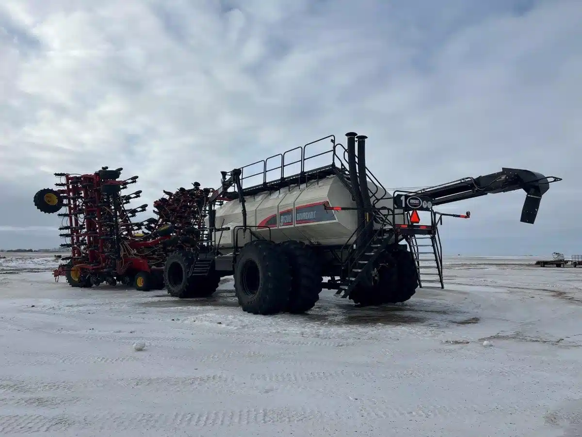 Photo de la Galerie 2 pour 2022 Bourgault 3330-86 Semoir à air