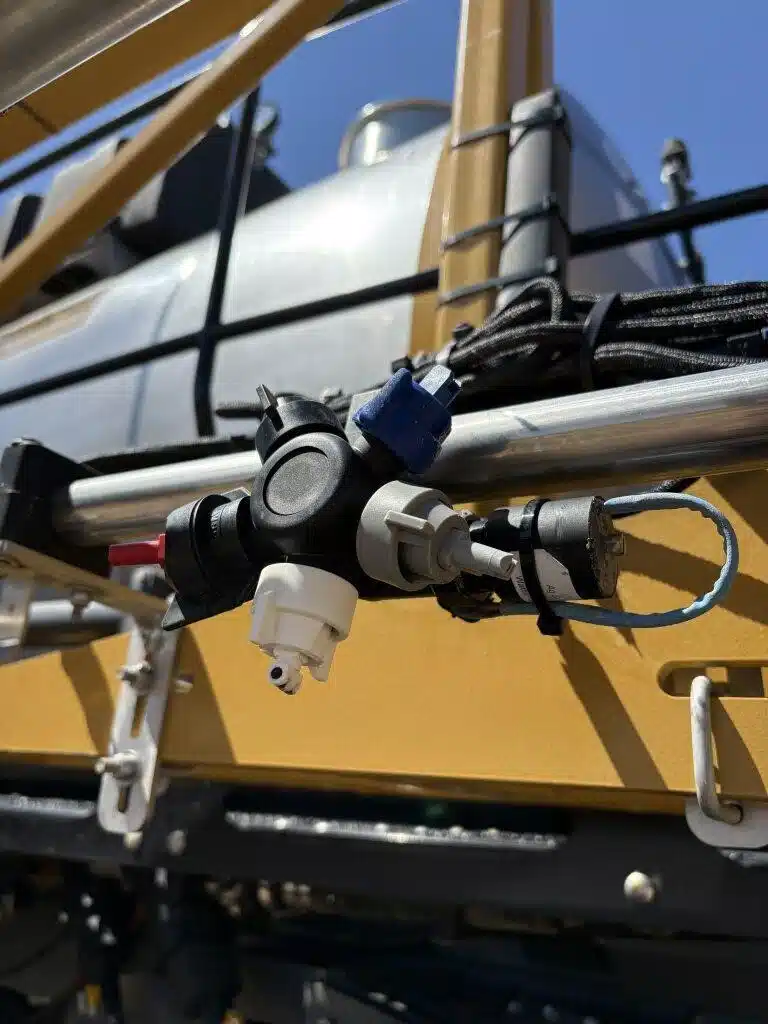 Gallery image 2 for 2020 RoGator RG1300C Sprayer - Self Propelled