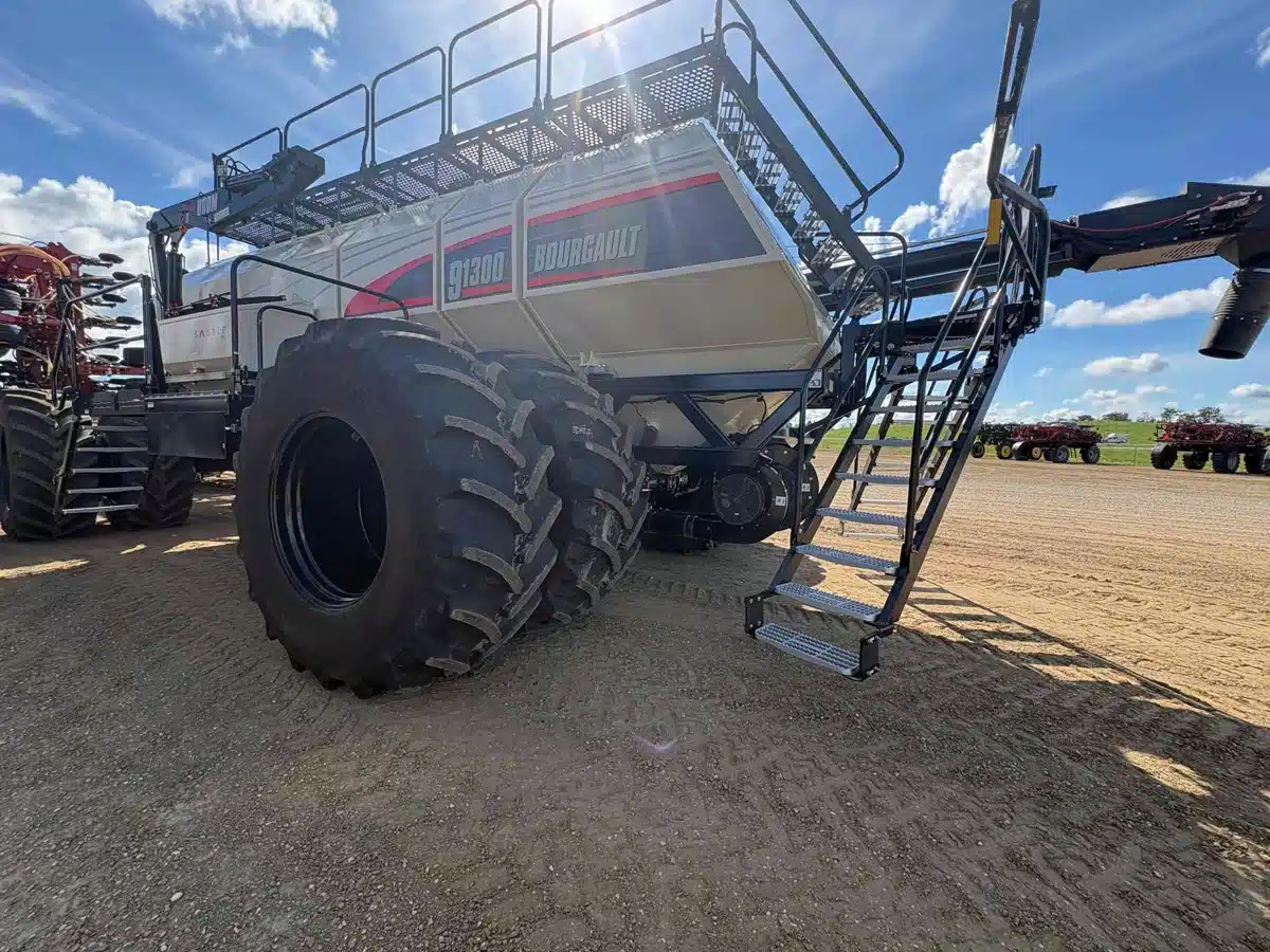 Photo de la Galerie 1 pour 2026 Bourgault 91300 Remorque pneumatique