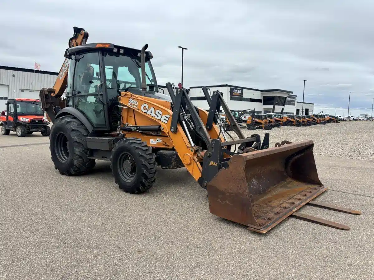 Photo de la Galerie 1 pour 2018 Case 580SNWT Rétrocaveuse