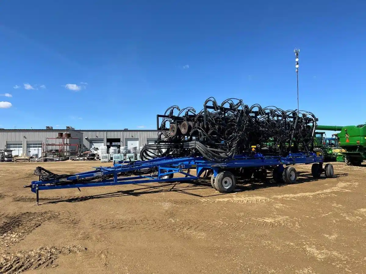 Gallery image 1 for 2016 New Holland P2060 Air Seeder