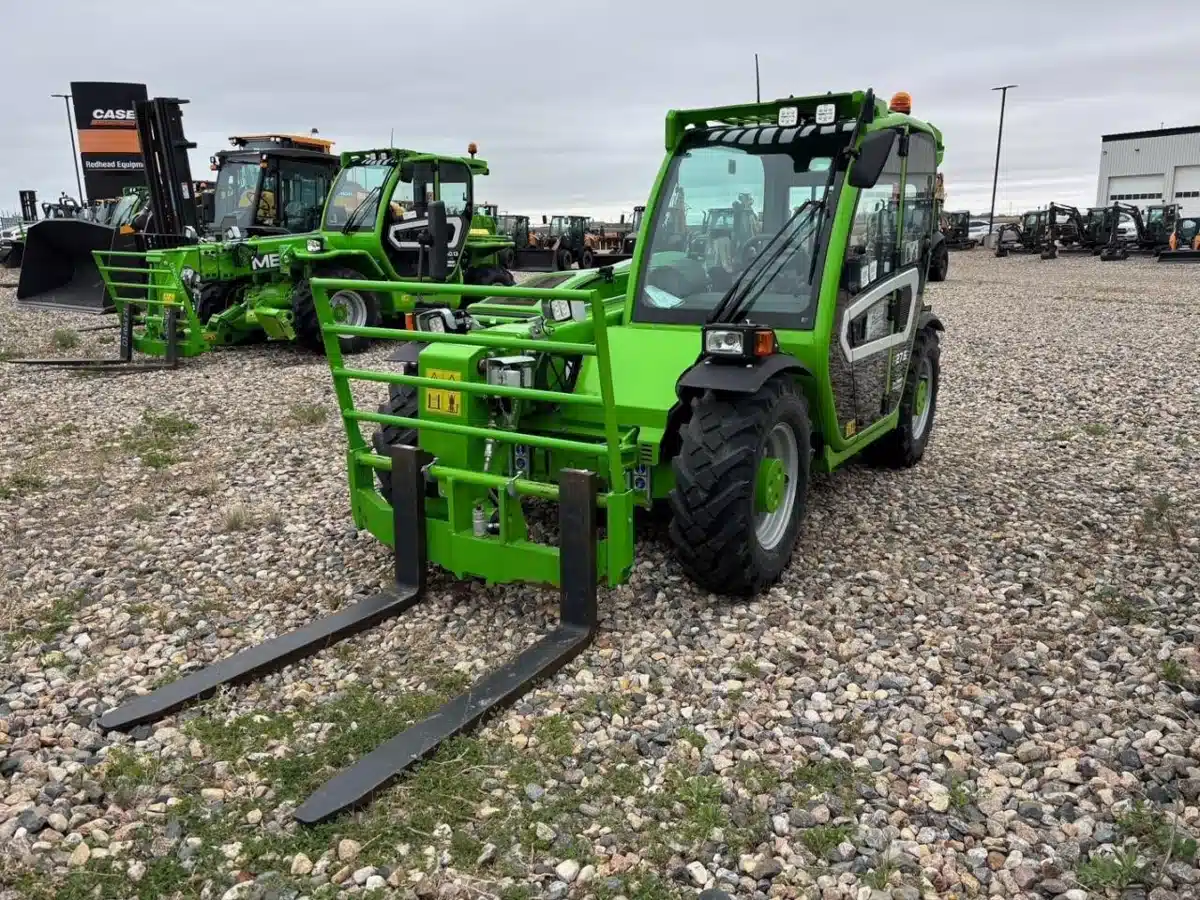 Photo de la Galerie 1 pour 2023 Merlo P27.6 Chargeur télescopique