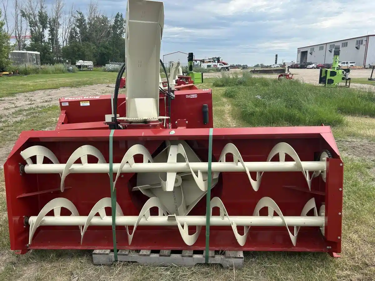 Photo de la Galerie 1 pour 2024 Buhler Farm King Y960Q-4 Souffleur à neige