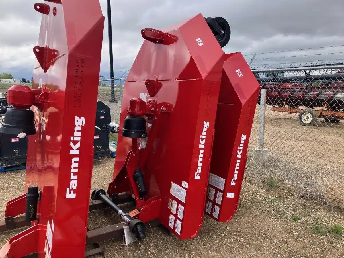 Photo de la Galerie 1 pour 2023 Buhler Farm King 628 Débroussailleuse rotative