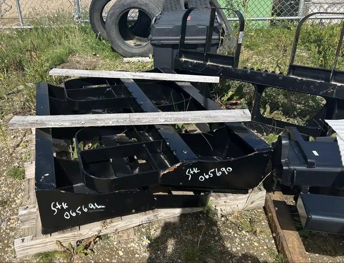 Gallery image 1 for 2026 HLA 4200 LBS Pallet Fork
