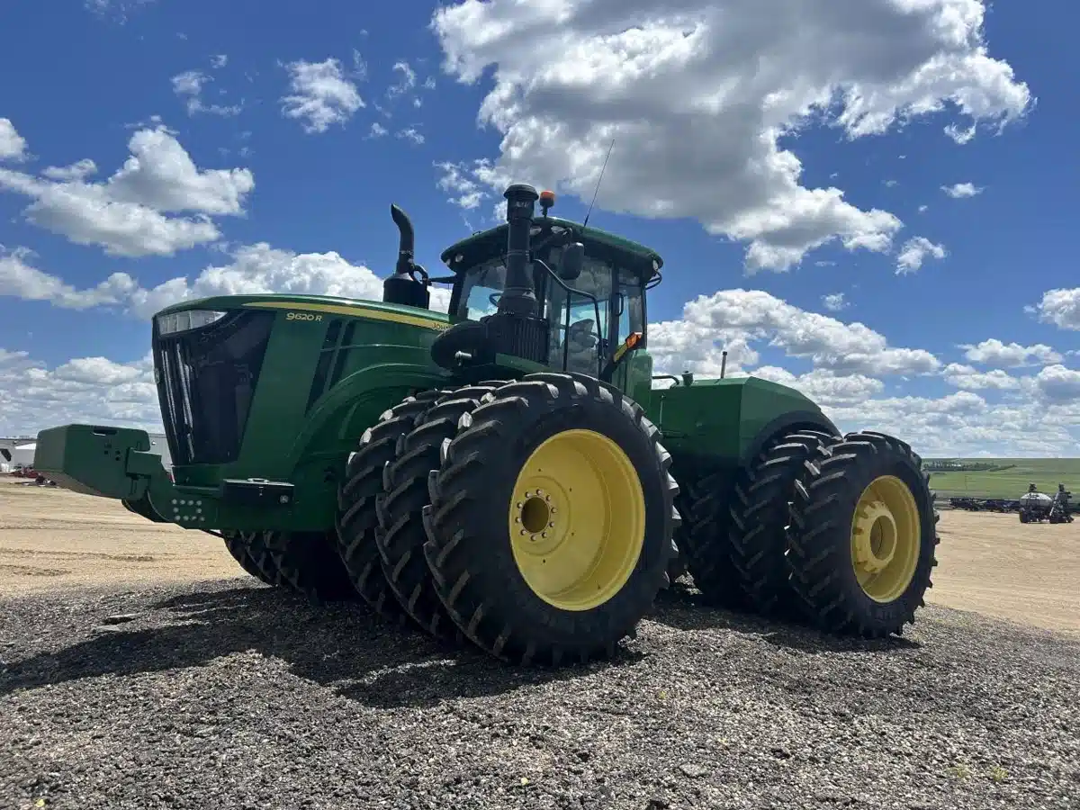 Gallery image 1 for 2016 John Deere 9620R Tractor