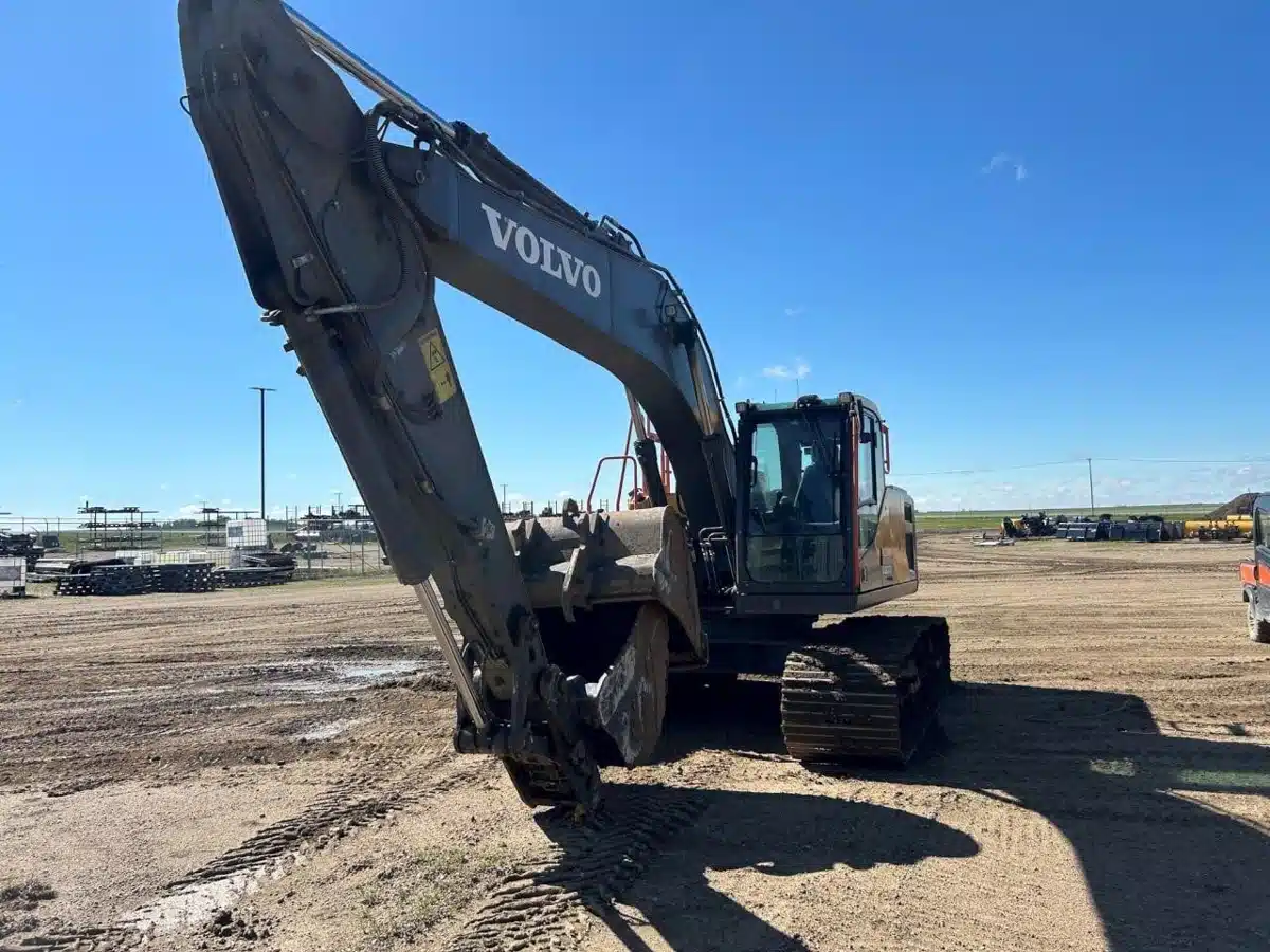 Photo de la Galerie 1 pour 2022 Volvo EC200EL Excavatrice