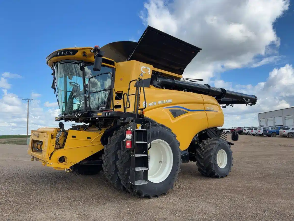 Photo de la Galerie 1 pour 2025 New Holland CR9.90 Batteuse