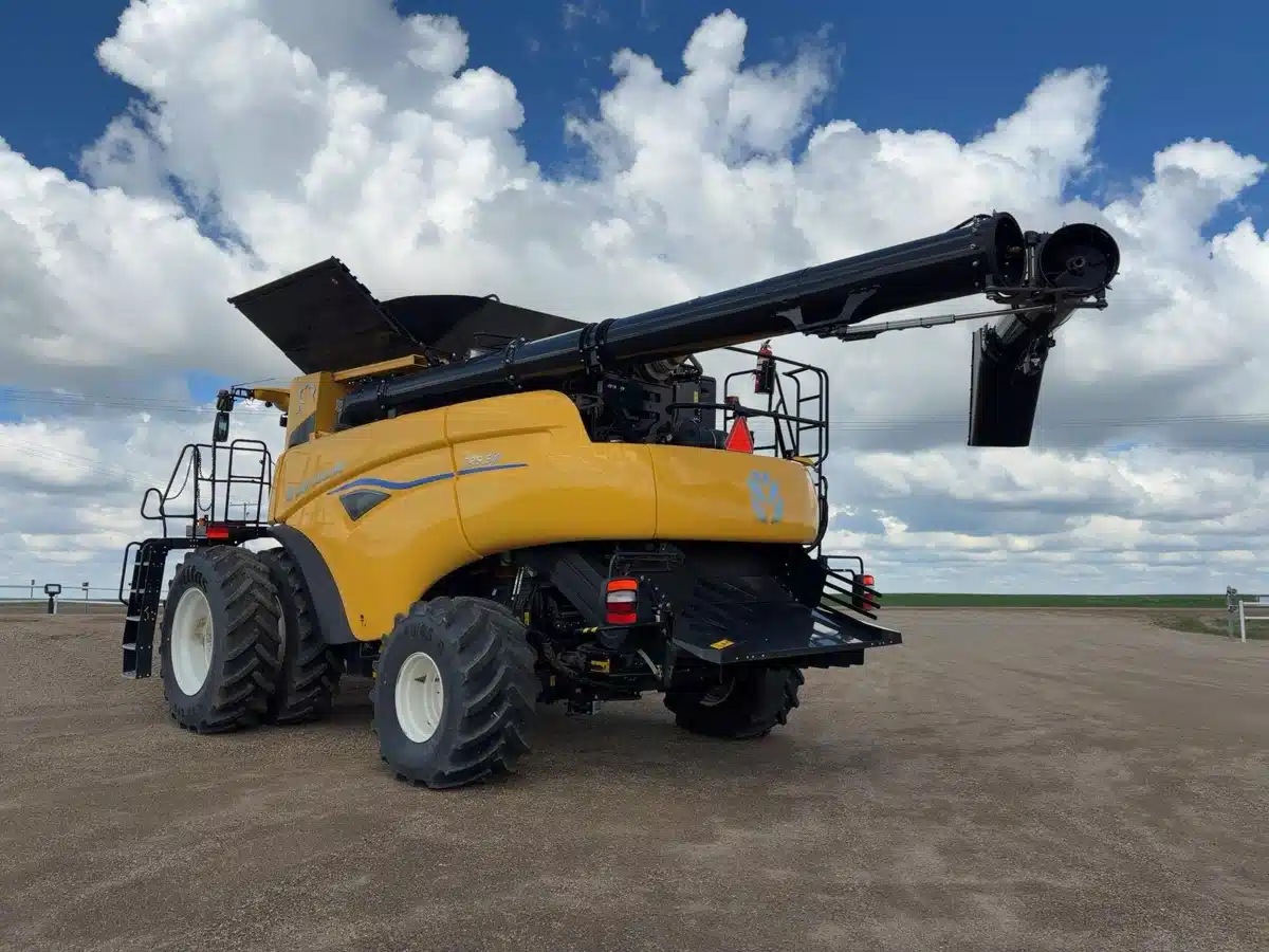 Photo de la Galerie 2 pour 2025 New Holland CR9.90 Batteuse