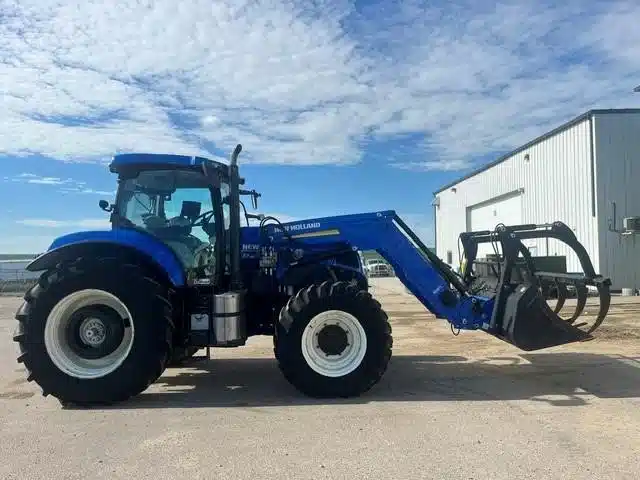 Gallery image 2 for 2014 New Holland T7.185 Tractor
