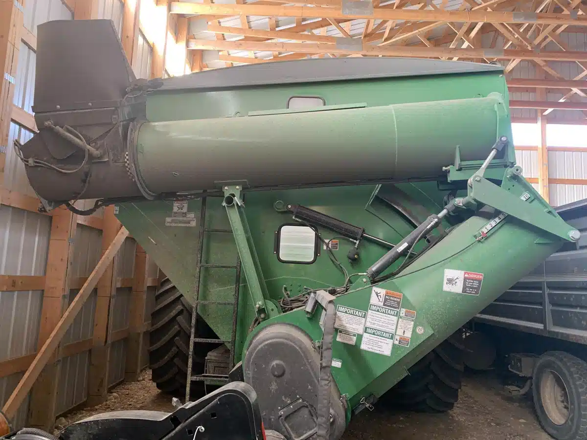 Gallery image 2 for 2020 Unverferth 1620 Grain Cart