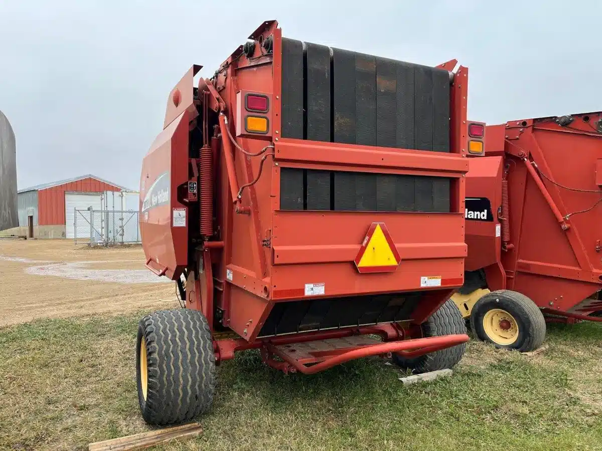 Gallery image 2 for 2004 New Holland BR780 Round Baler