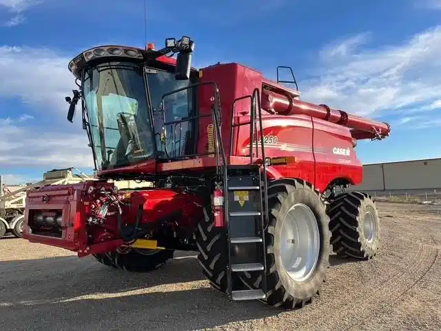Gallery image 1 for 2024 Case IH 9250 Combine