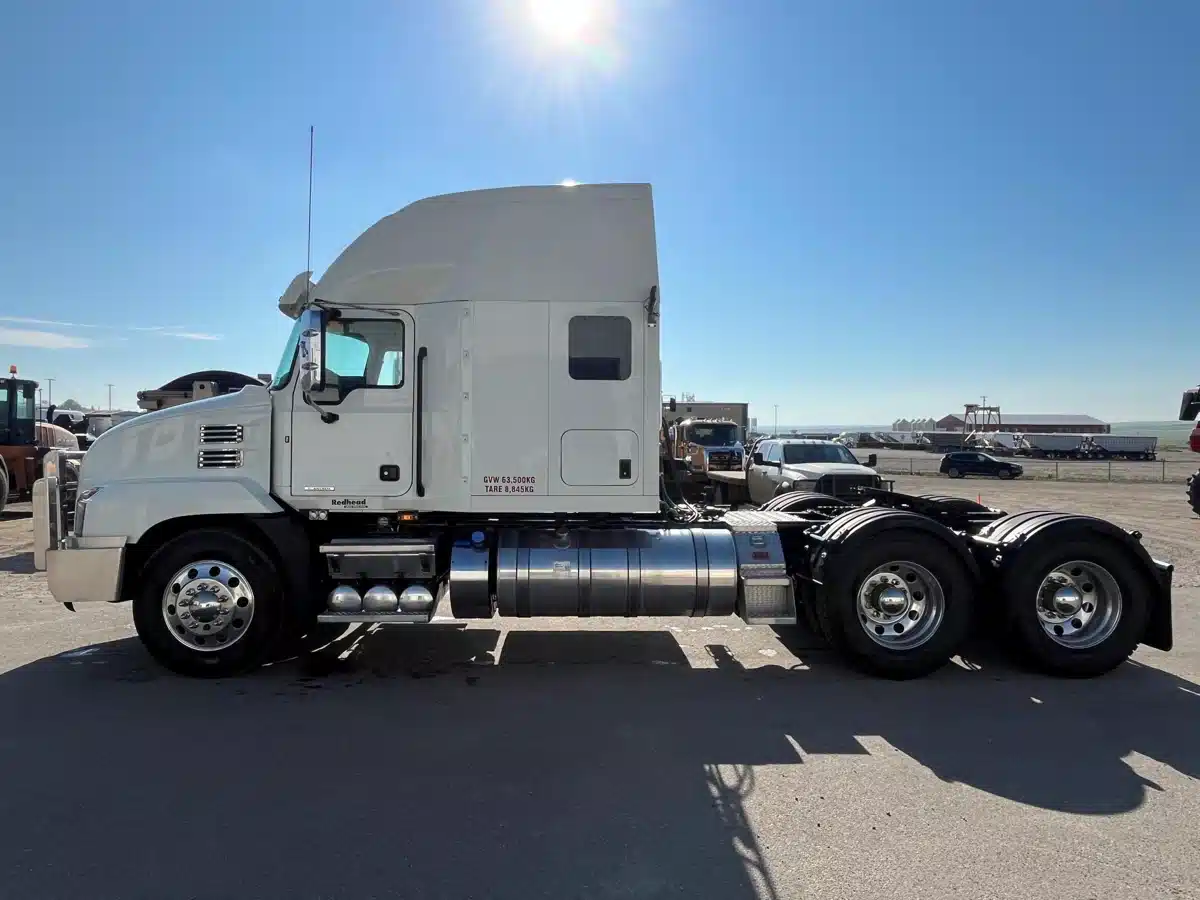 Gallery image 2 for 2023 Mack ANTHEM 64T Semi-Truck