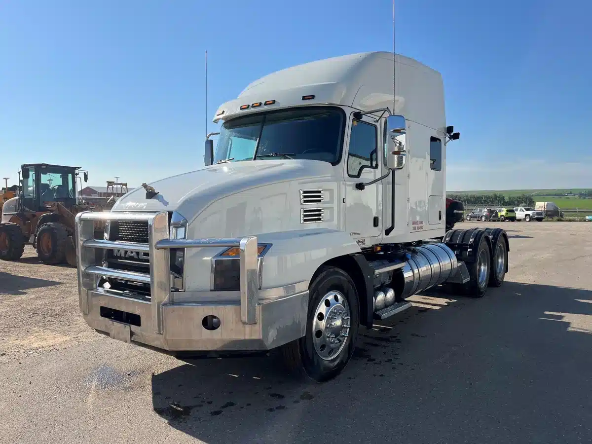 Gallery image 1 for 2023 Mack ANTHEM 64T Semi-Truck