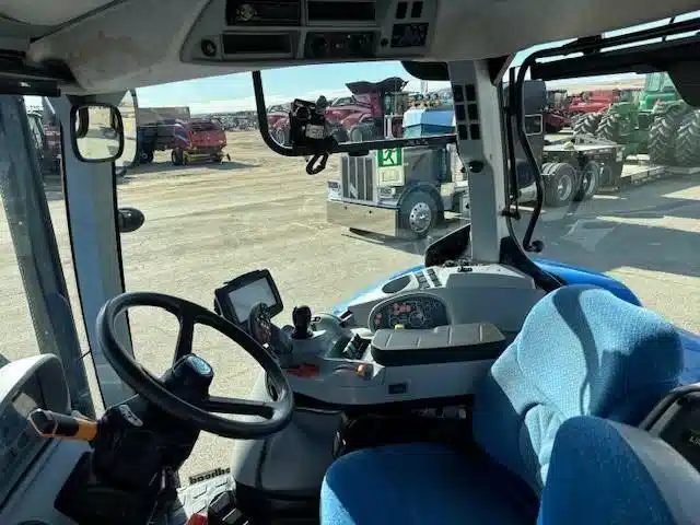 Gallery image 2 for 2014 New Holland T7.220 Tractor