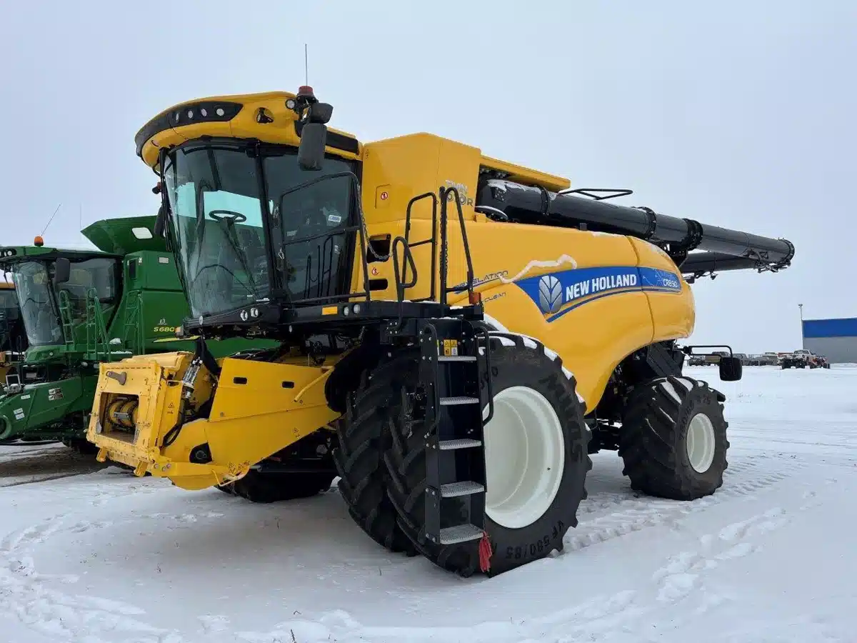 Gallery image 1 for 2021 New Holland CR8.90 Combine