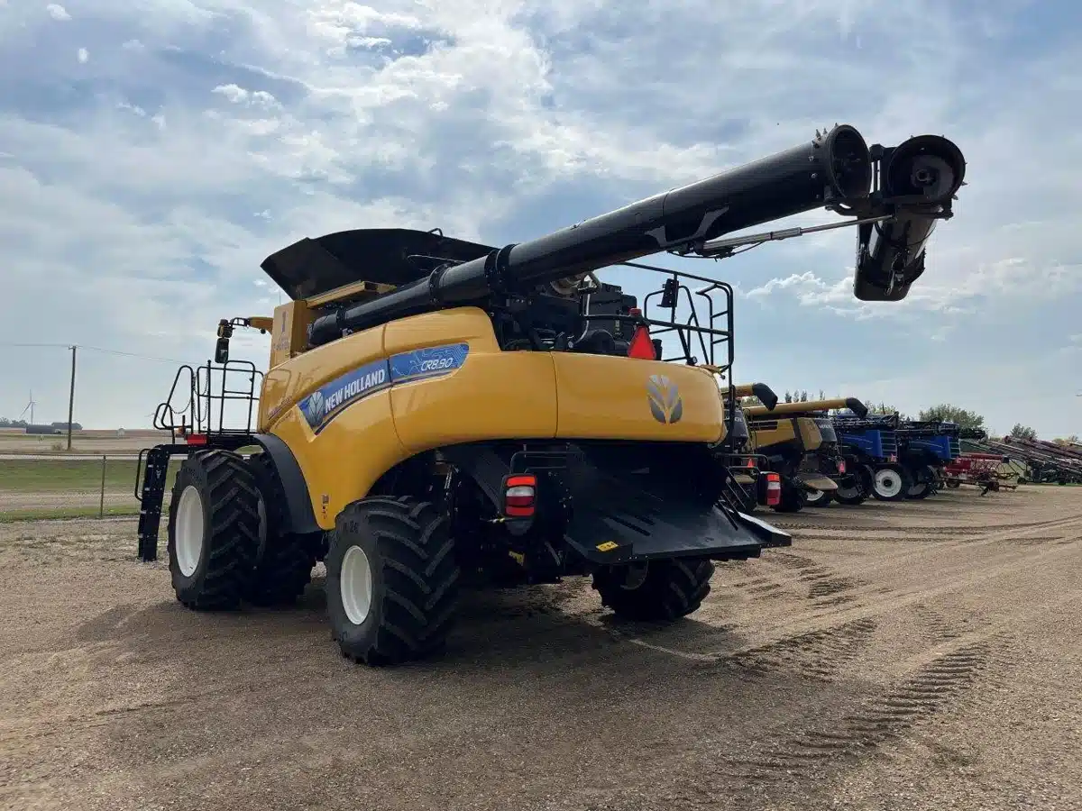 Gallery image 2 for 2021 New Holland CR8.90 Combine