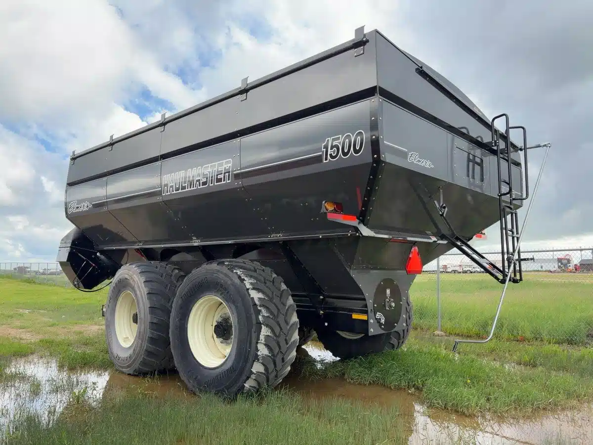Photo de la Galerie 2 pour 2026 Elmers Mfg HAULMASTER 1500 Chariot à Grain