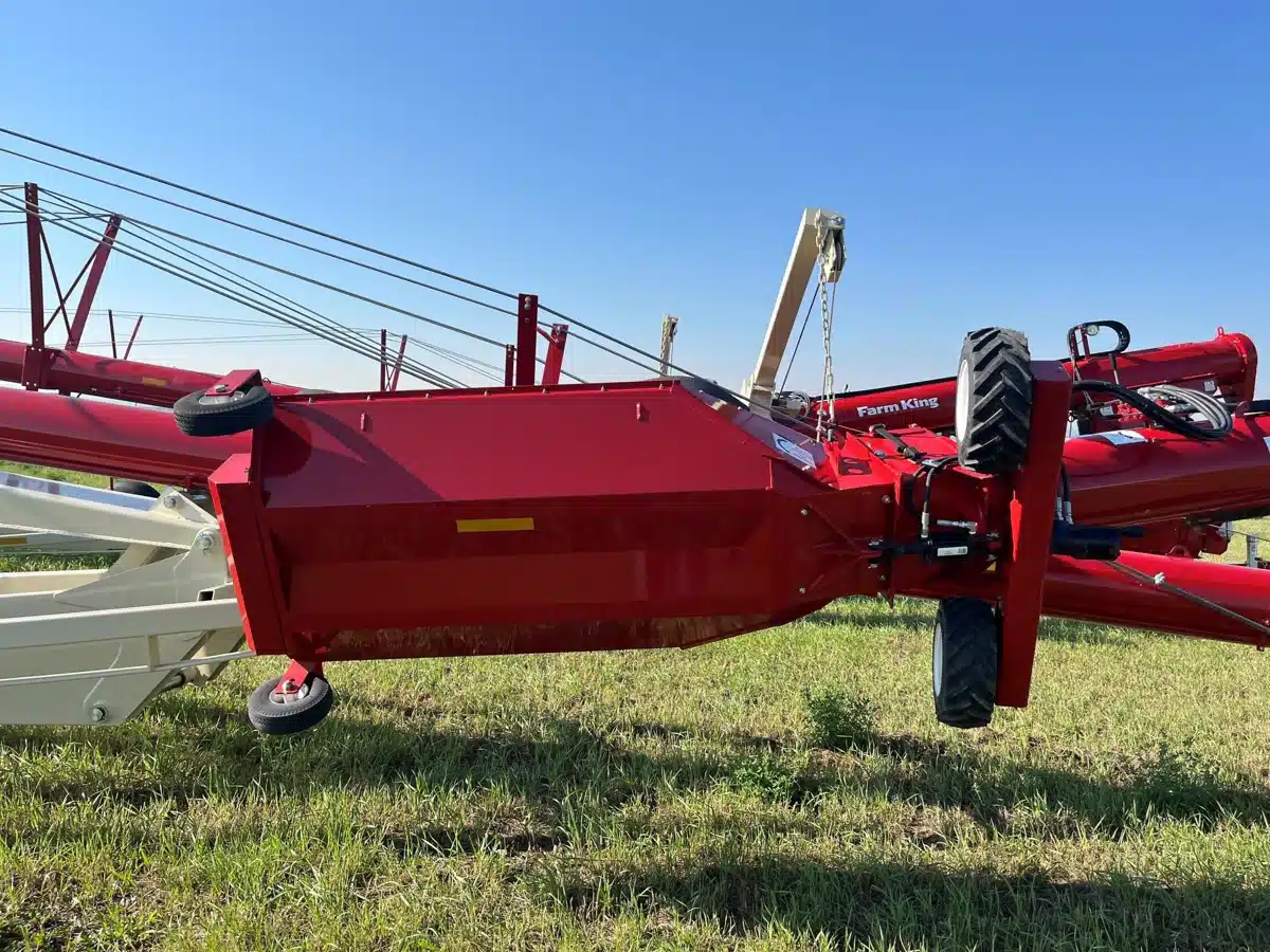 Photo de la Galerie 2 pour 2026 Buhler Farm King 1395 Vis à grain