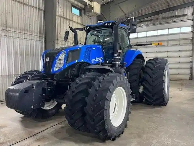 Gallery image 1 for 2024 New Holland T8.435 Tractor