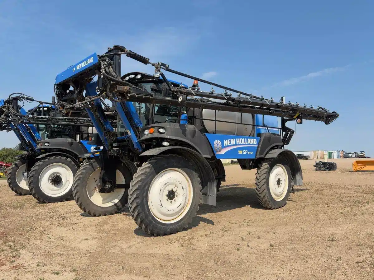 Gallery image 1 for 2013 New Holland SP365F Sprayer - Self Propelled