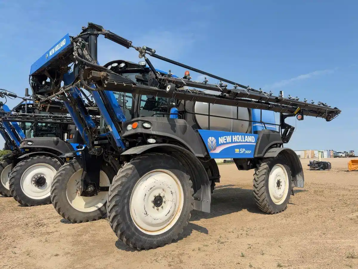 Gallery image 2 for 2013 New Holland SP365F Sprayer - Self Propelled