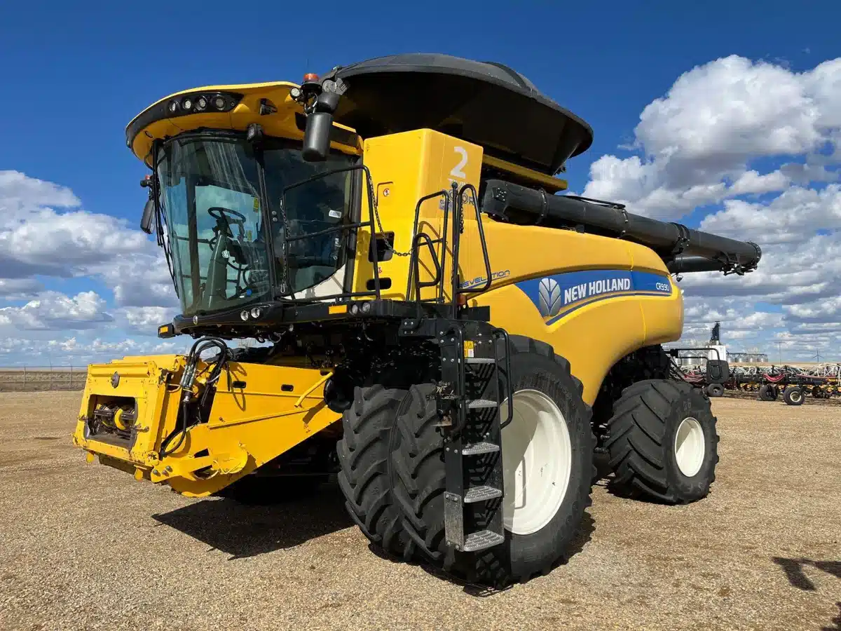 Gallery image 1 for 2018 New Holland CR9.90 Combine