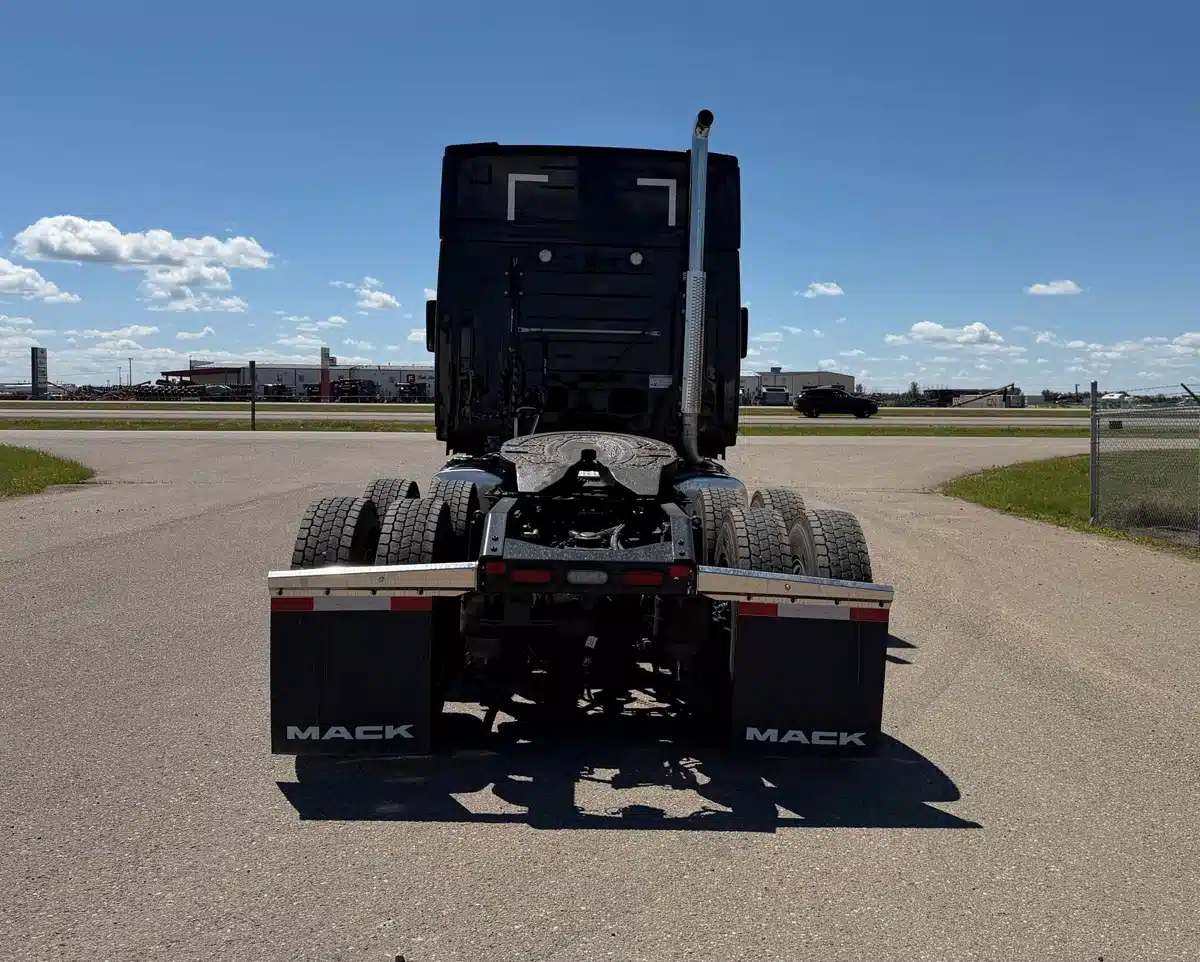 Gallery image 2 for 2027 Mack ANTHEM 64T Semi-Truck