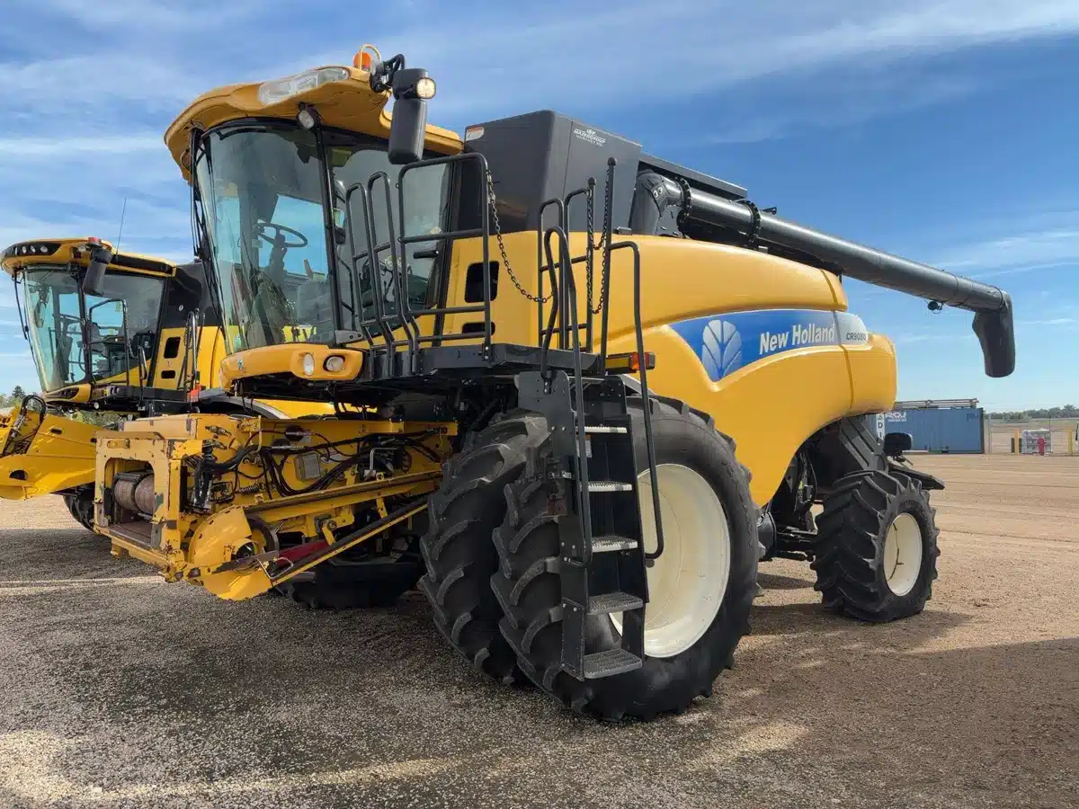 Photo de la Galerie 1 pour 2009 New Holland CR9080 Batteuse