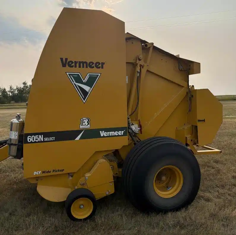 Gallery image 1 for 2023 Vermeer 605N Round Baler