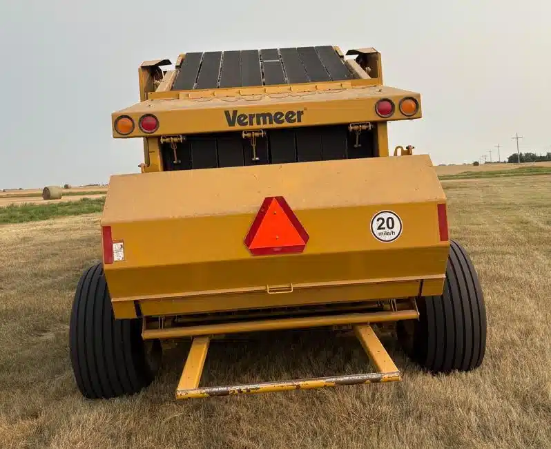 Gallery image 2 for 2023 Vermeer 605N Round Baler