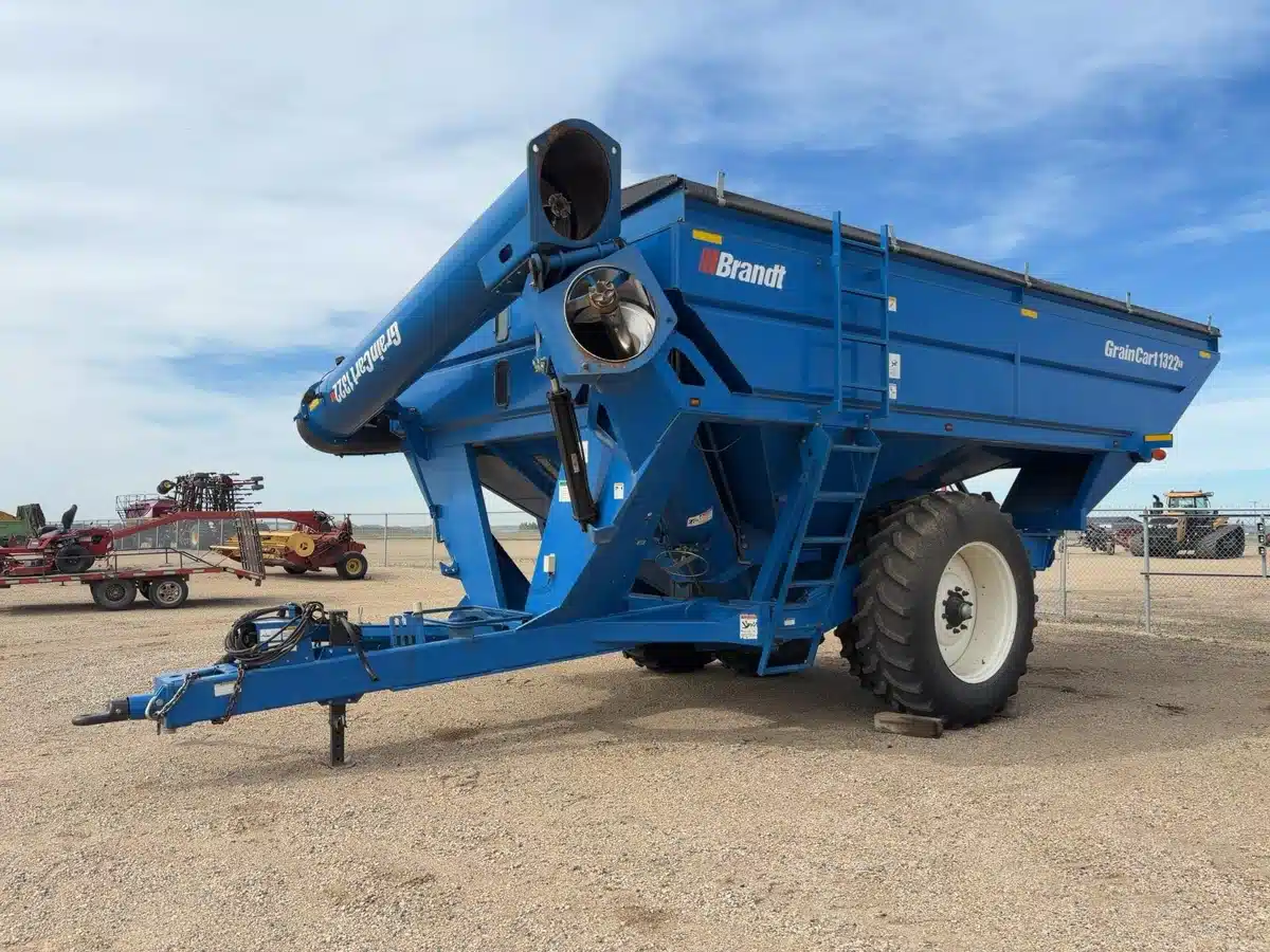Gallery image 2 for 2014 Brandt 1322XR Grain Cart