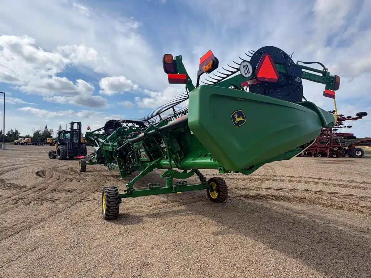 Gallery image 2 for 2023 John Deere HD45R Header - Draper