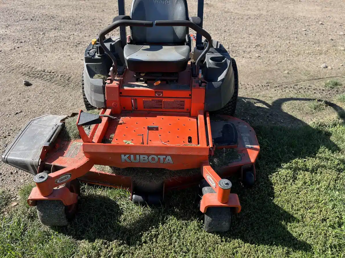 Gallery image 2 for 2017 Kubota Z421KWT-60 Mower - Zero Turn