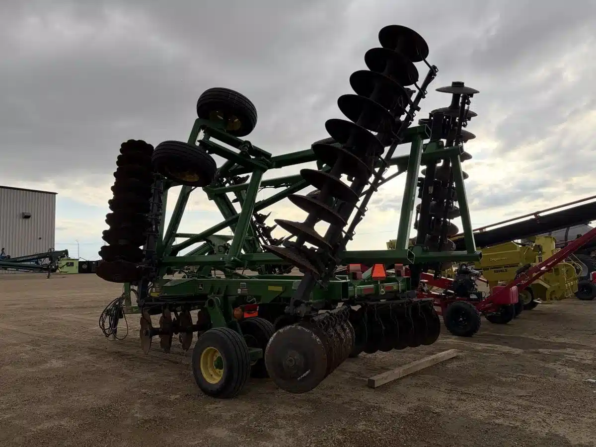 Gallery image 2 for 2013 John Deere 2625 Disc