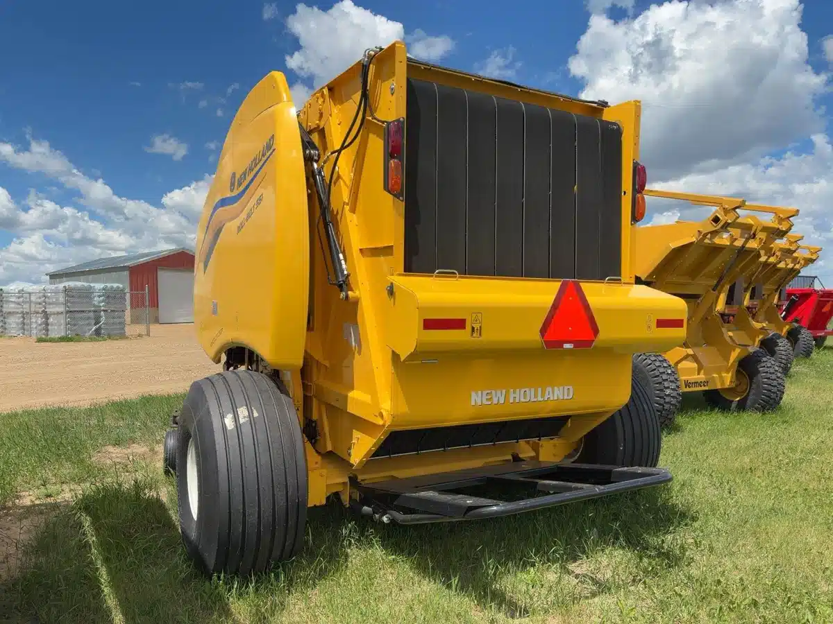 Photo de la Galerie 2 pour 2026 New Holland ROLL-BELT 561 Presse à Balle Ronde