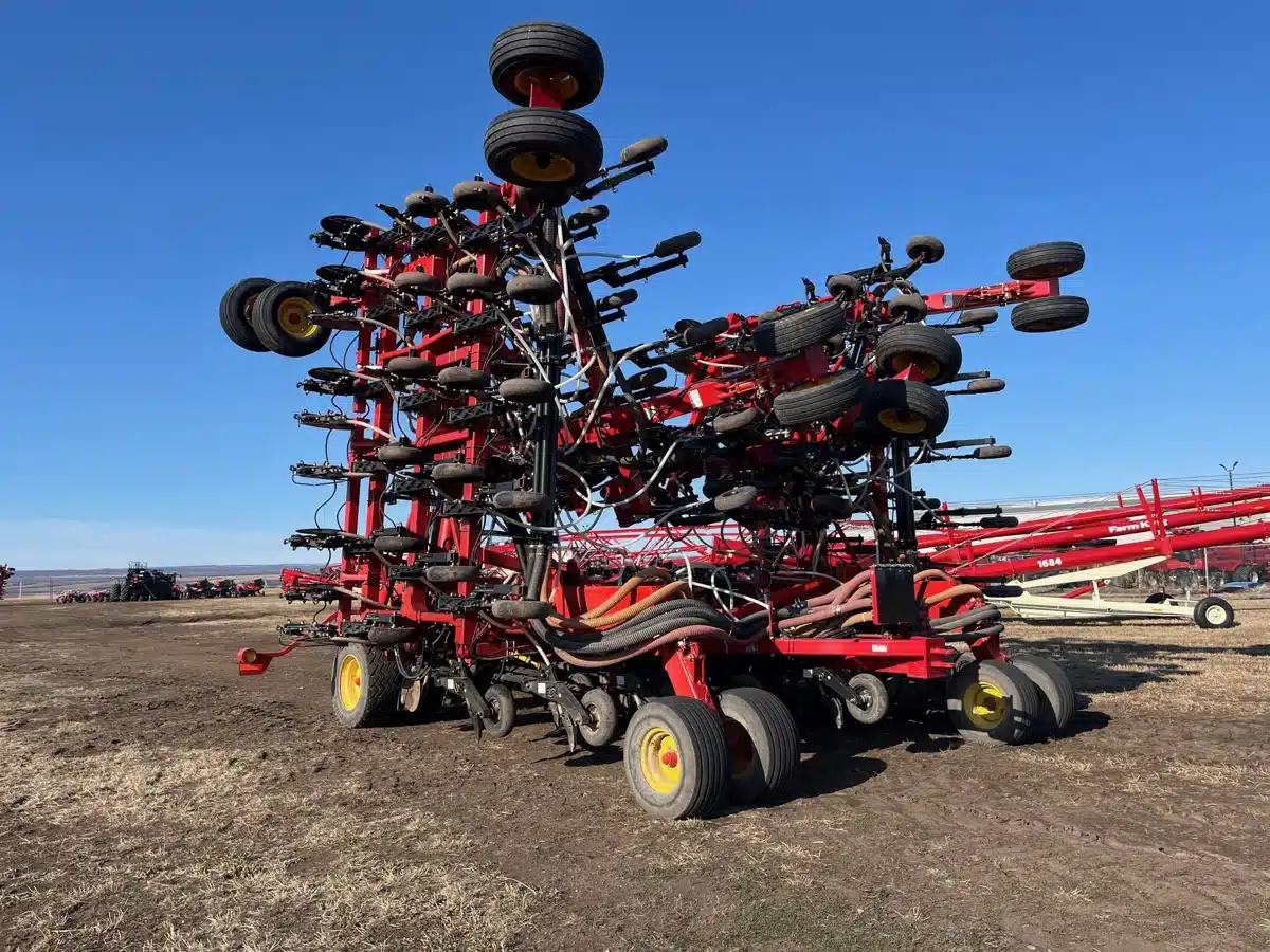 Gallery image 2 for 2013 Bourgault 3320-66 Air Drill