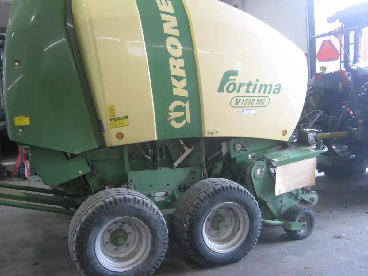Gallery image 2 for Used 2011 Krone v1500mct Round Baler